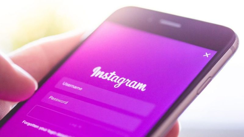 Частный Instagram Сообщения все еще могут видеть люди, которые не являются читателями