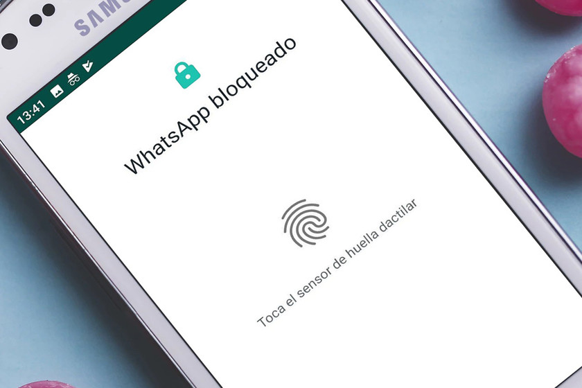 WhatsApp для Android уже позволяет защищать чаты с помощью отпечатка пальца