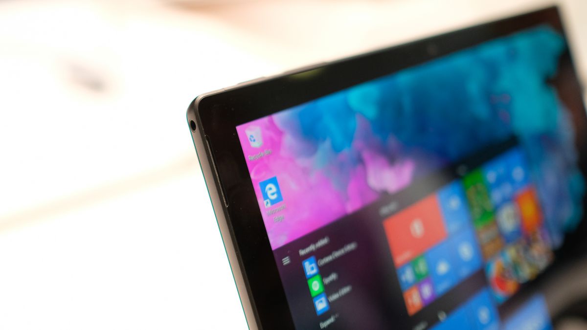 Microsoft, по слухам, Surface с двумя экранами может использовать эту хитрость для лучшей беспроводной зарядки
