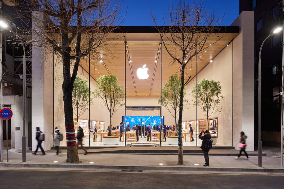 Apple Магазин Marunuouchi имеет дату открытия