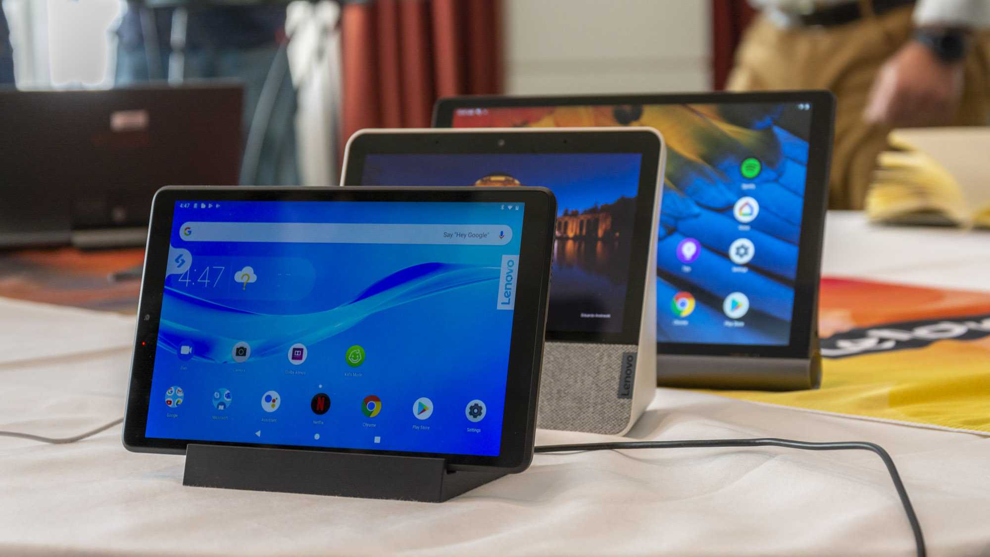 Lenovo выпускает новые ноутбуки Yoga, Motorola One Zoom, технологию умного дома и AR Marvel игра