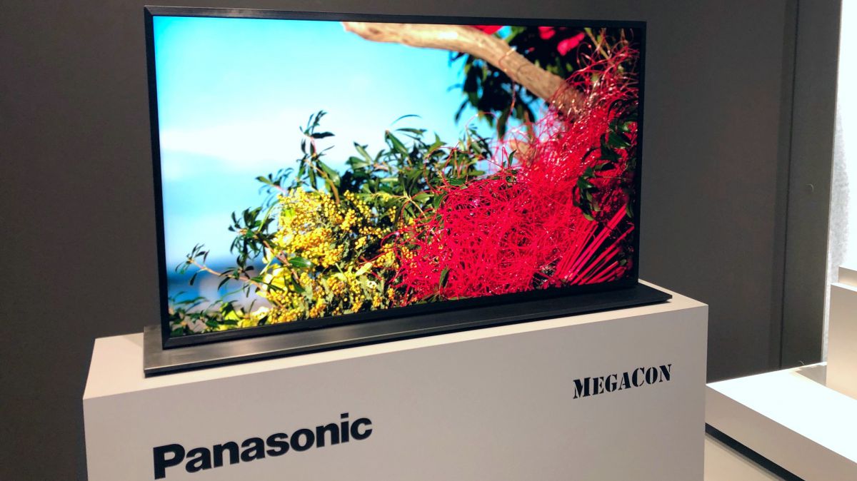 Первый взгляд: Panasonic MegaCon 4K ЖК-телевизор с двумя панелями