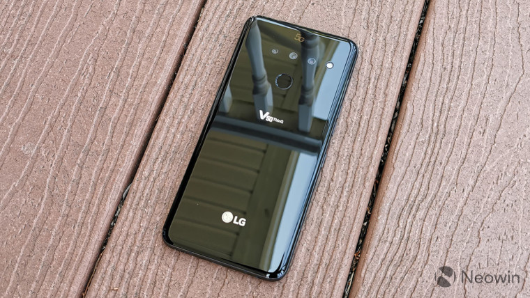 Распаковка LG V50 ThinQ и первые впечатления: 5G уже здесь