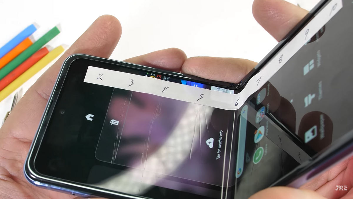 Samsung Galaxy Z Flip не проходит весь тест на прочность JerryRig, легко царапаясь ...