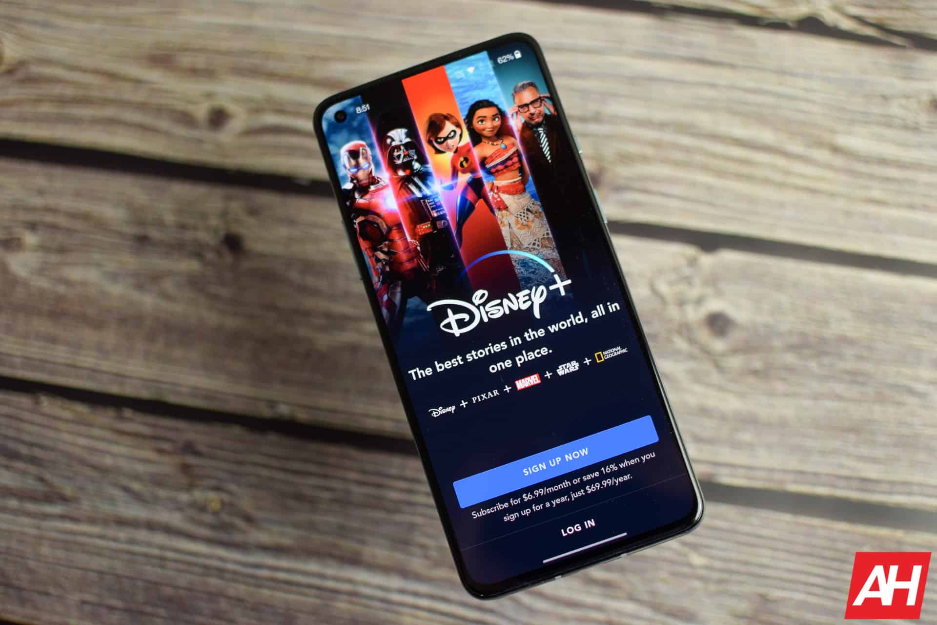 Disney + быстро догоняет ведущего лидера в области потокового вещания Netflix