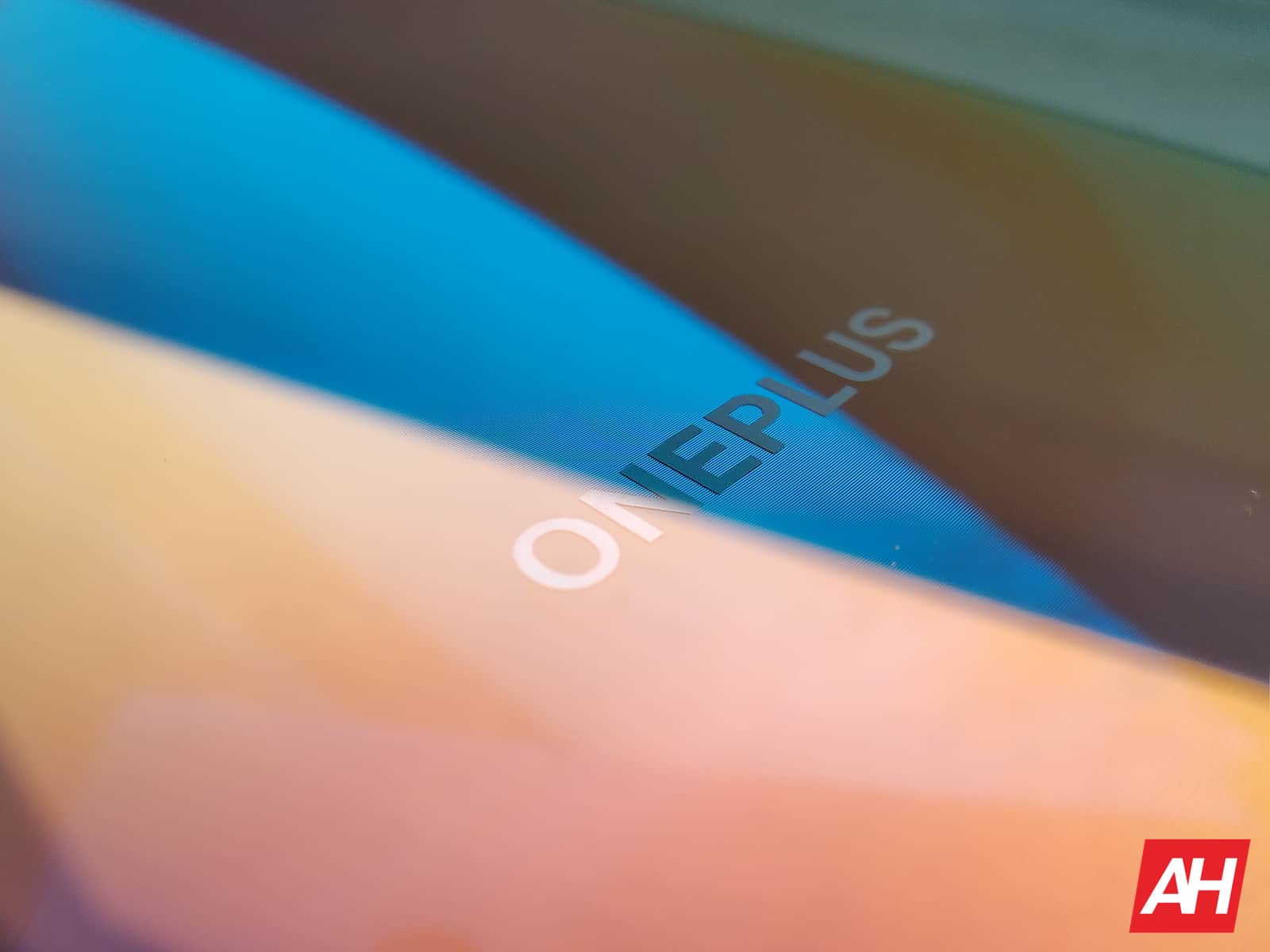 Вот характеристики дисплея OnePlus 8T