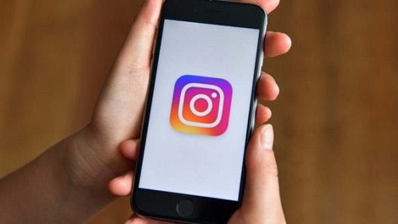 InstagramВы можете ответить, используя видео и фотографии в