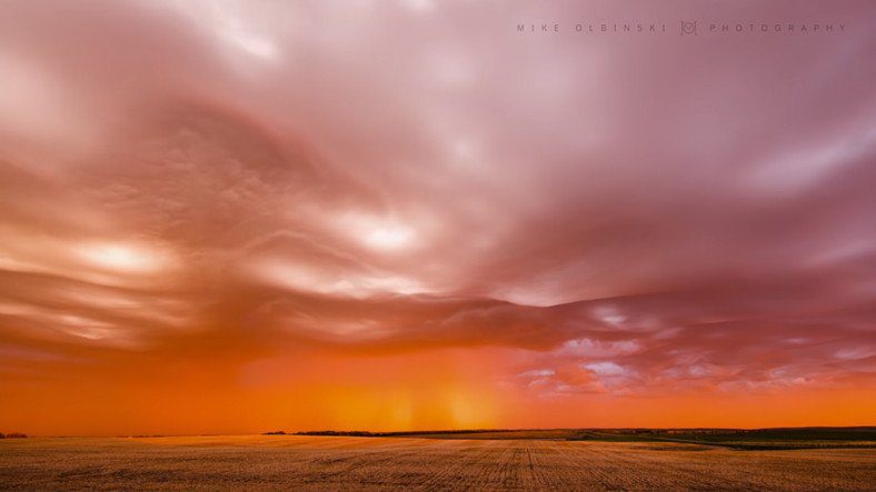 Потрясающе яркие изображения феномена облачной бури