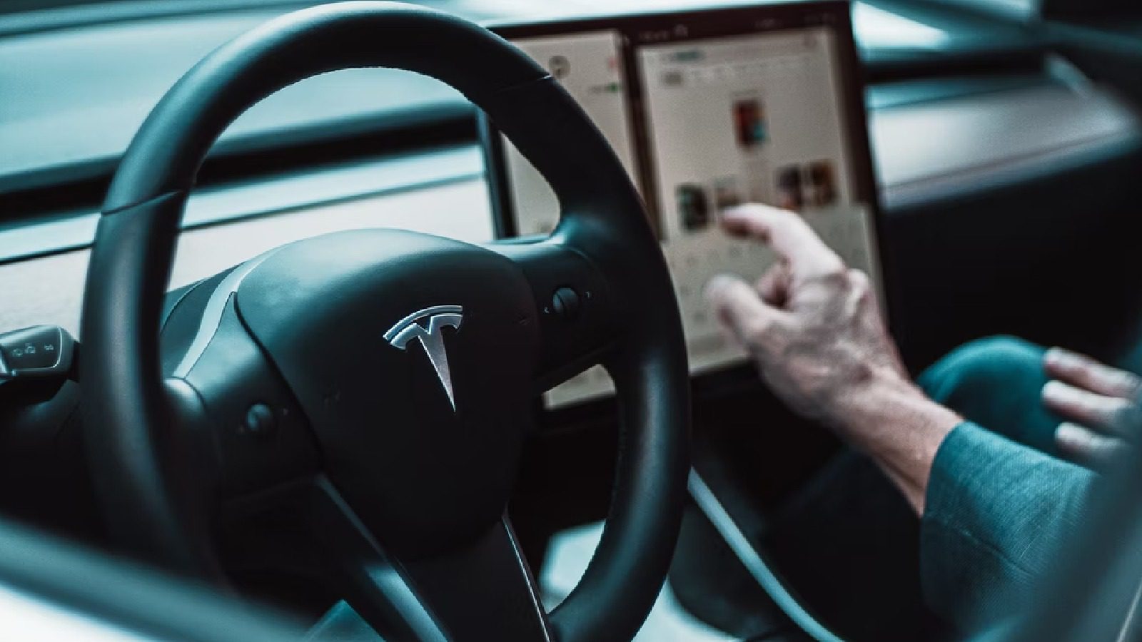 Tesla предлагает вернуть Enhanced Autopilot в США и Китай