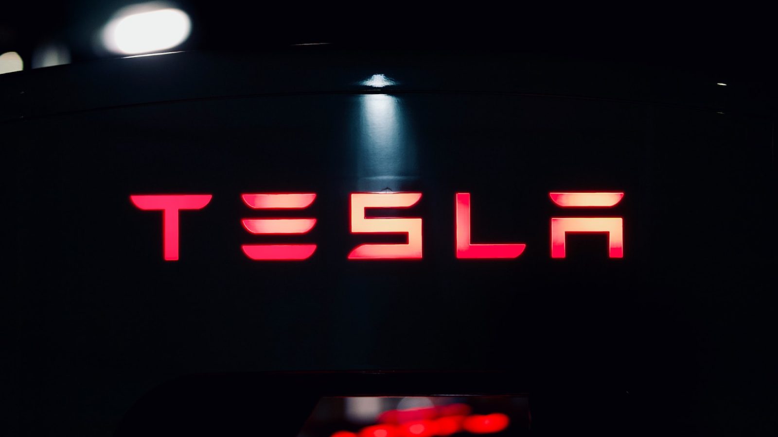 Tesla сталкивается с расследованием в отношении Model 3 и Model Y, поскольку они теряют контроль над рулевым управлением
