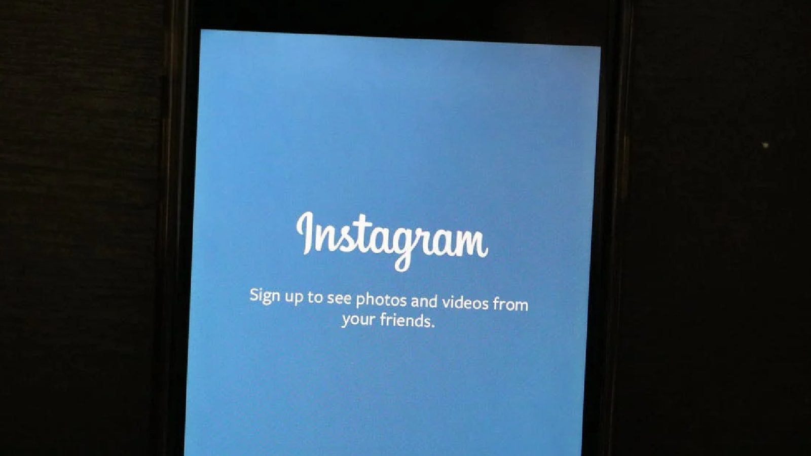 Удивительный! Instagram пользователи теперь могут снимать фотографии и видеоролики с одной камеры