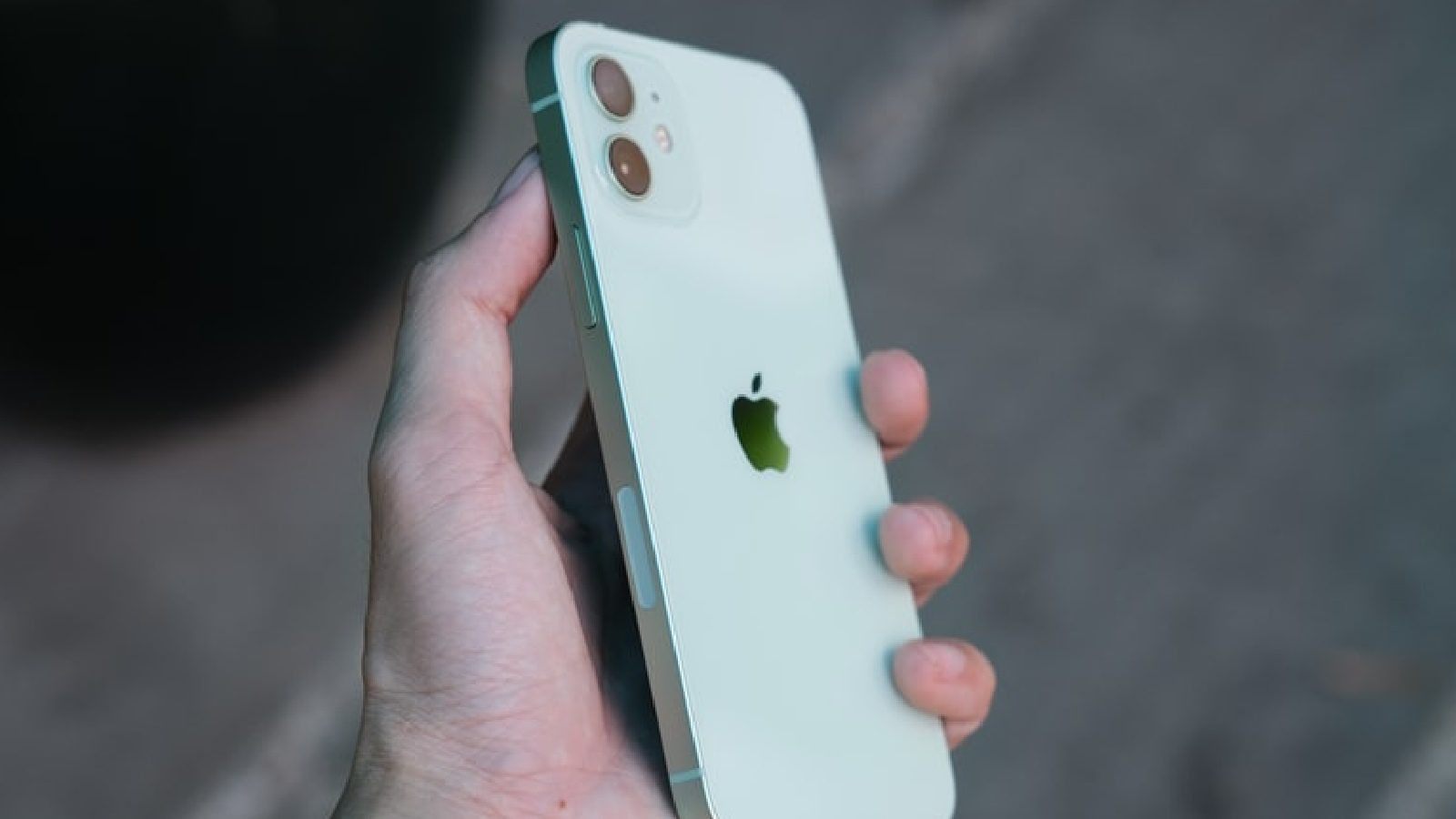 Apple потеряет 3 миллиона долларов в продажах iPhone ежедневно после выхода России