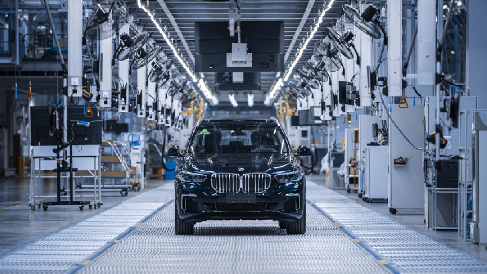 BMW открывает первый локальный завод BMW X5 в Китае