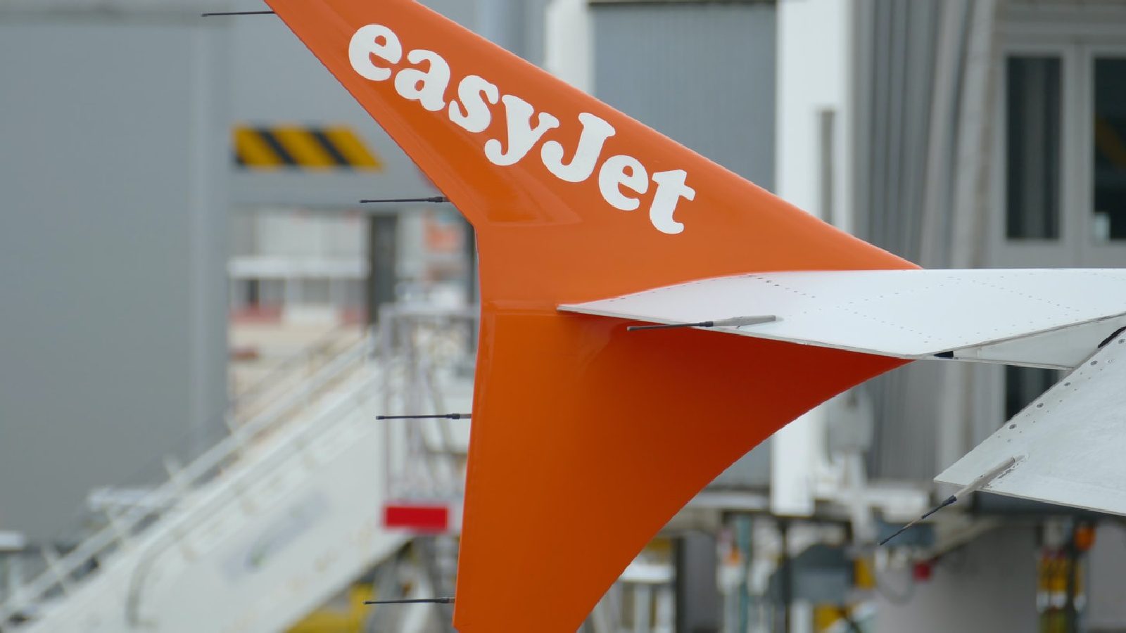 EasyJet и Bristol: инициатива по декарбонизации снижает выбросы CO2 в самолетах