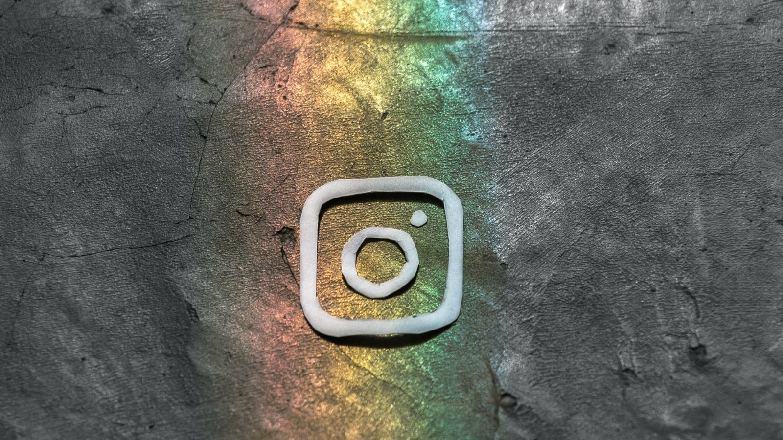 Instagram Тестирует новые стикеры со ссылками, которые позволяют пользователям делиться ссылками в историях