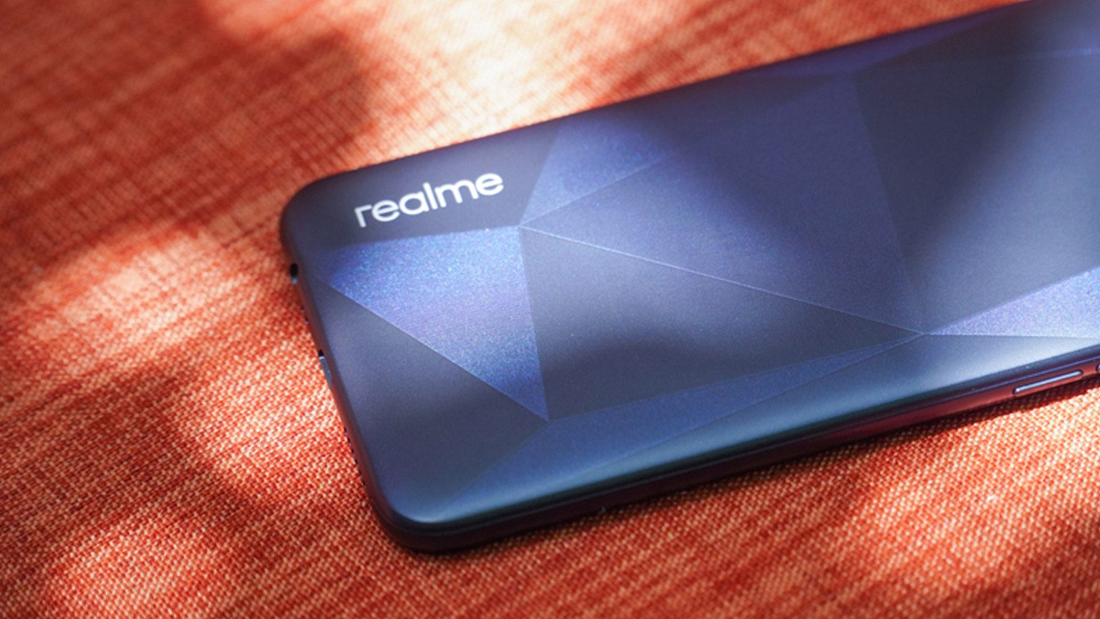 Realme будет экспортировать смартфоны, произведенные в Индии, в Непал в третьем квартале