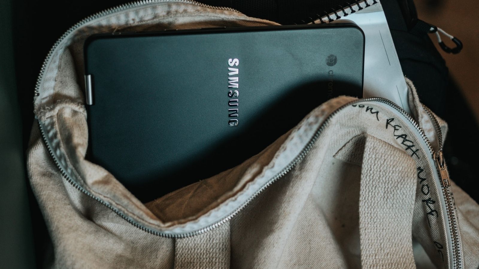 Samsung лидирует по продажам смартфонов для конечных пользователей в первом квартале мирового рынка смартфонов