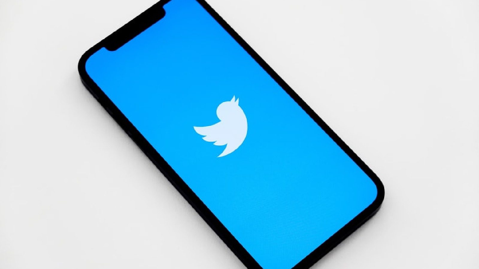Twitter Расширяет тест отрицательных голосов, чтобы выявить наиболее релевантные ответы