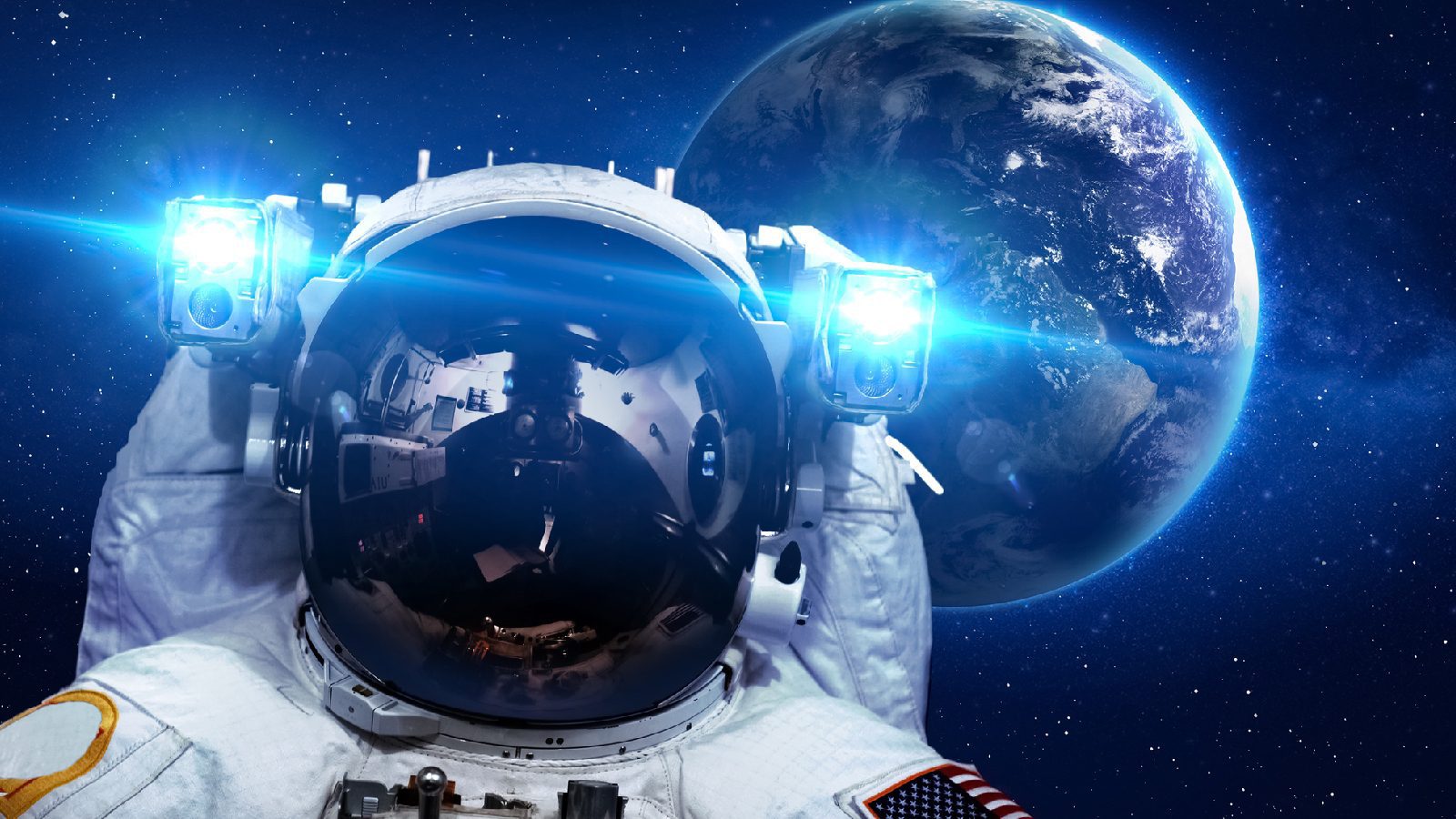 Астронавт НАСА достиг Земли, проведя в космосе рекордные 355 дней