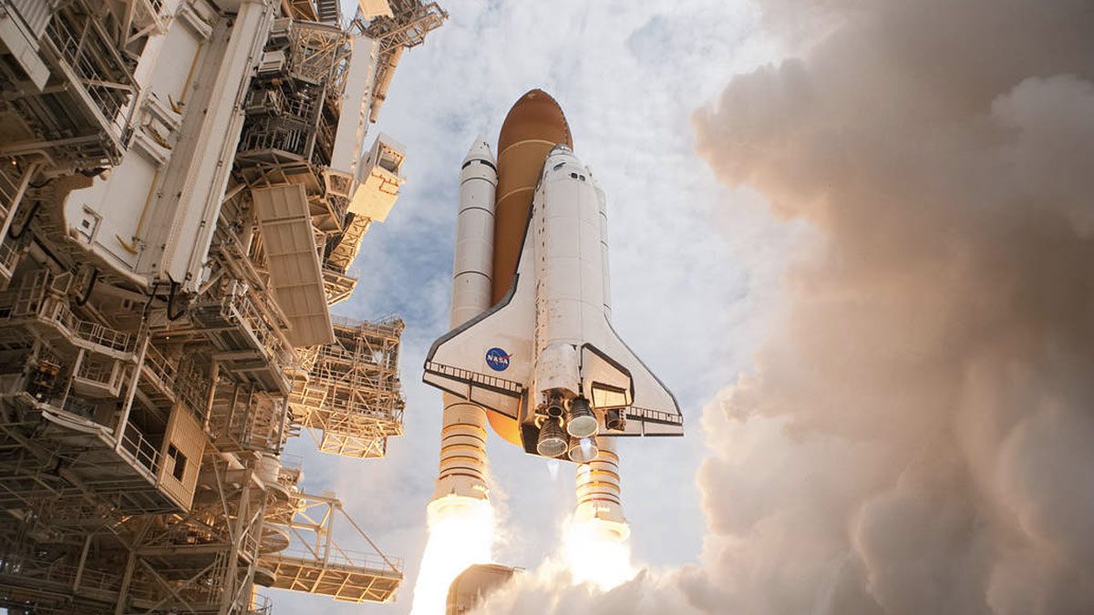 НАСА вспоминает миссию STS-135: планирует отправить первую женщину на Луну в 2024 году