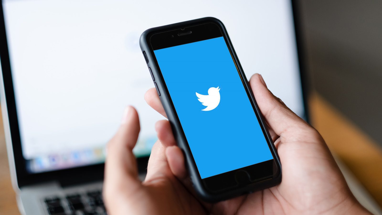 Служба социальных сетей Twitter чтобы получить 20 % от продаж через места с билетами