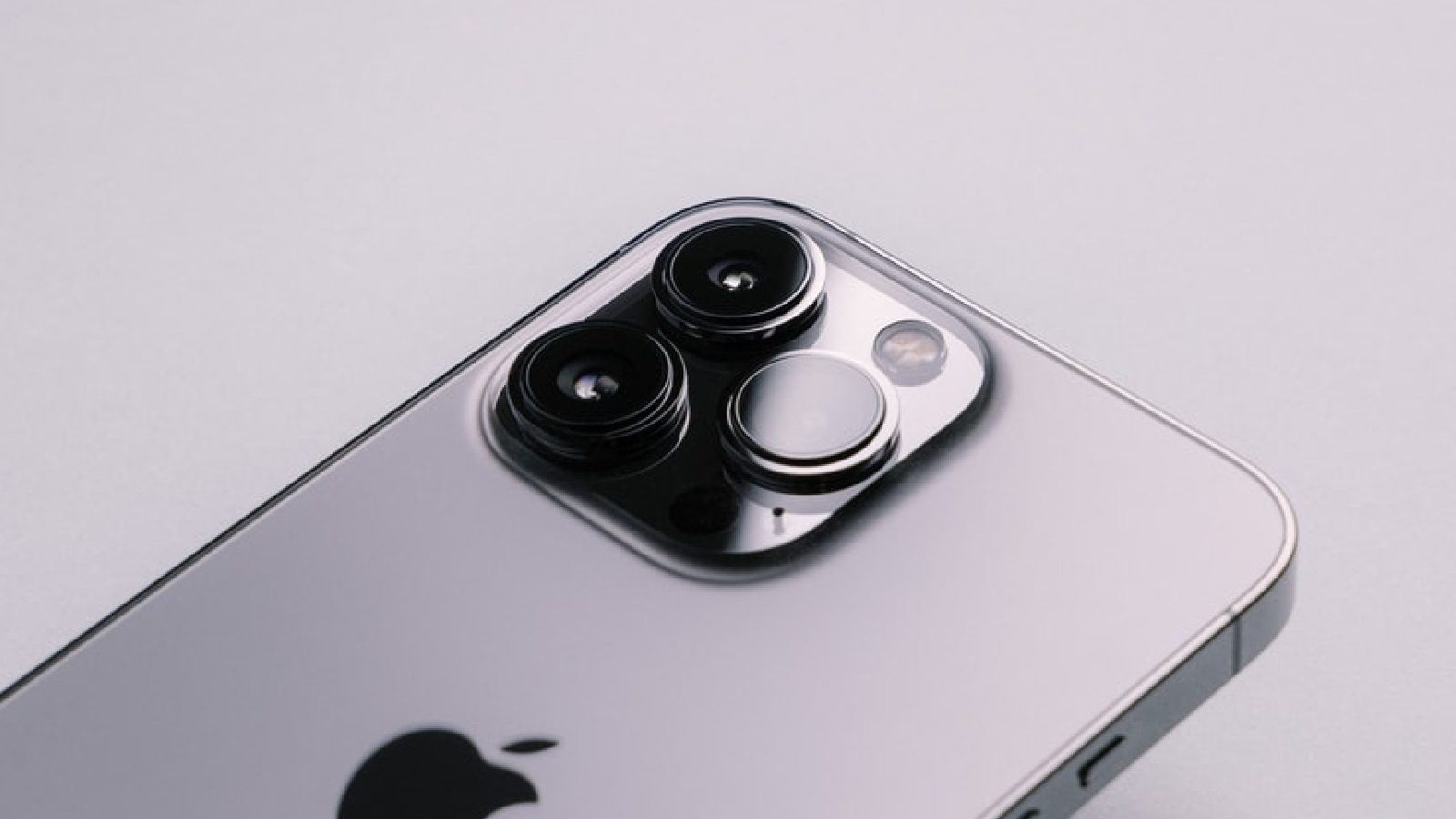 Технология камеры iPhone 13 создает яркие цвета в этот праздник Холи