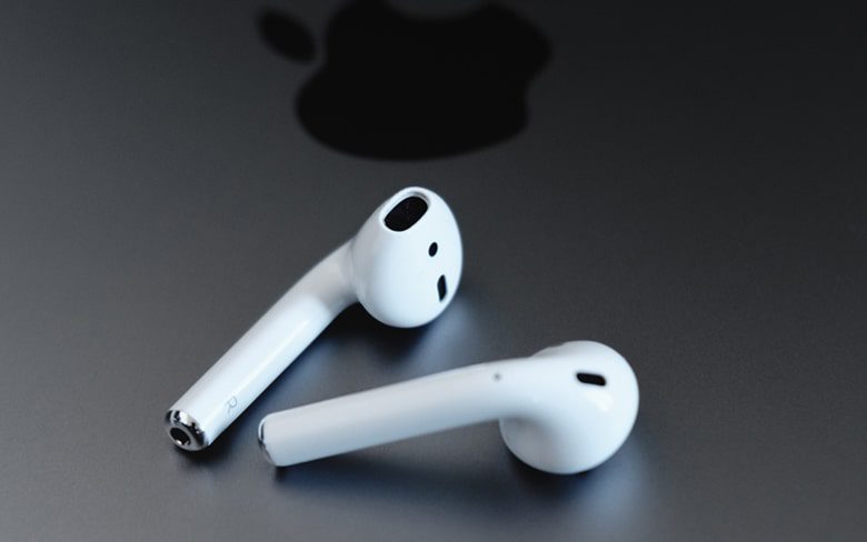 Apple выпустит Airpods 2 с беспроводной зарядкой Qi 25 марта