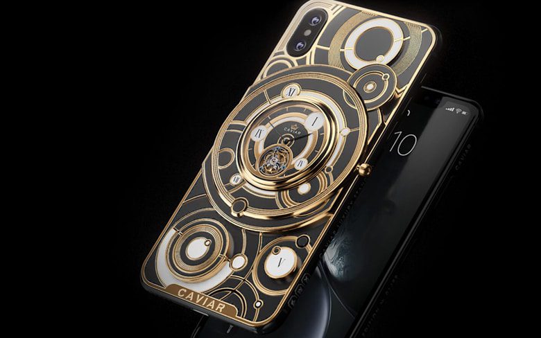 Caviar выпускает специальный iPhone 11 со встроенными механическими часами