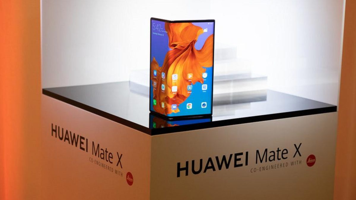 Huawei откладывает выпуск Mate X, своего первого складного телефона с поддержкой 5G