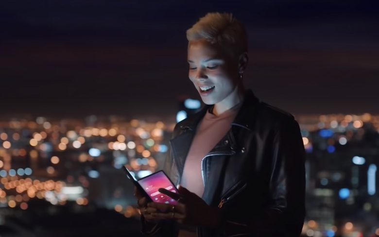 Samsung Galaxy Fold  Промо-ролик показали на YouTube перед запуском