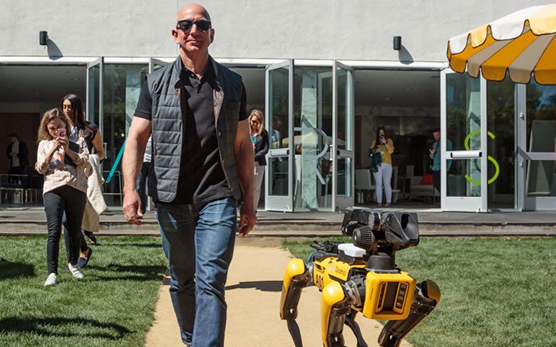 Amazon разработать нового мобильного домашнего робота, своего рода Alexa