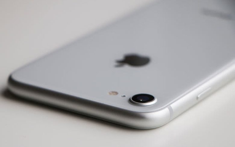 Apple Планы по выпуску большего количества iPhone с ЖК-экранами, несмотря на провал XR