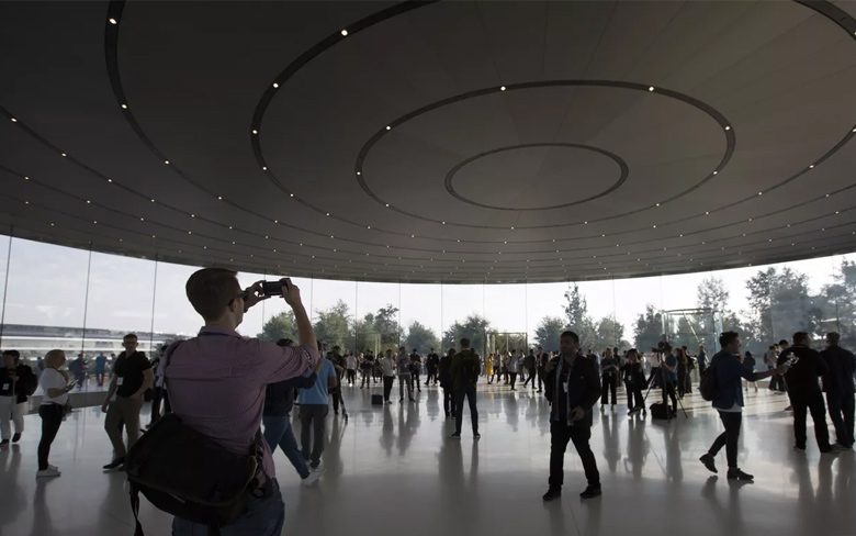 Apple Приглашает «собраться» на ожидаемую презентацию Iphone 12 сентября.