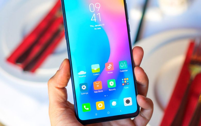 Xiaomi Mi 9 с меньшим вырезом и встроенным в дисплей сканером отпечатков пальцев выйдет в 2019 году