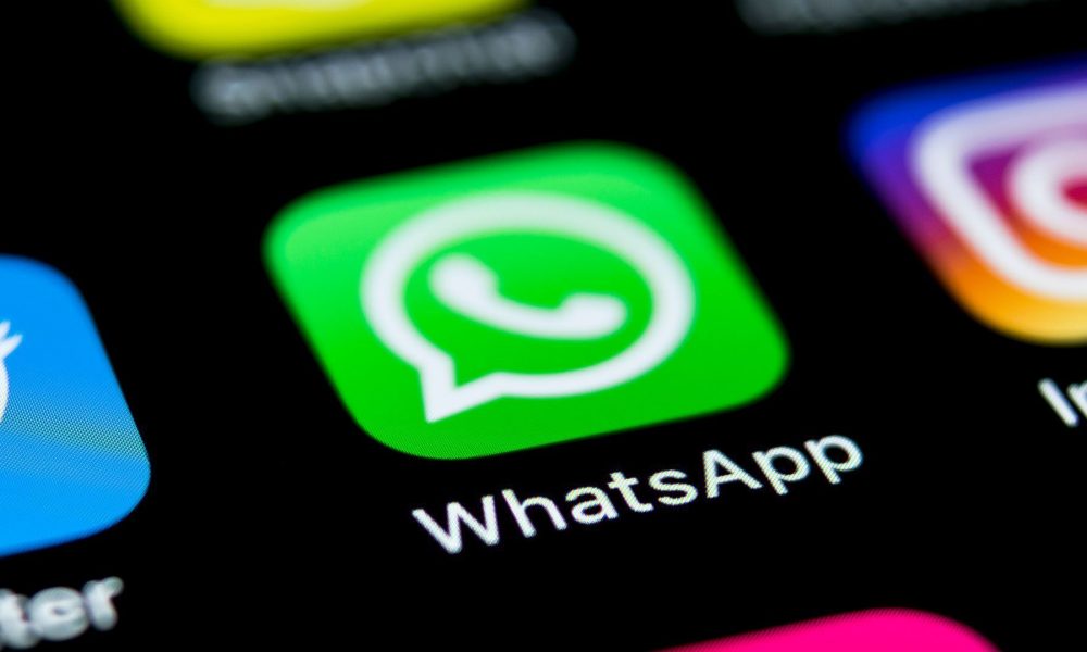 «Темный режим» приходит в WhatsApp
