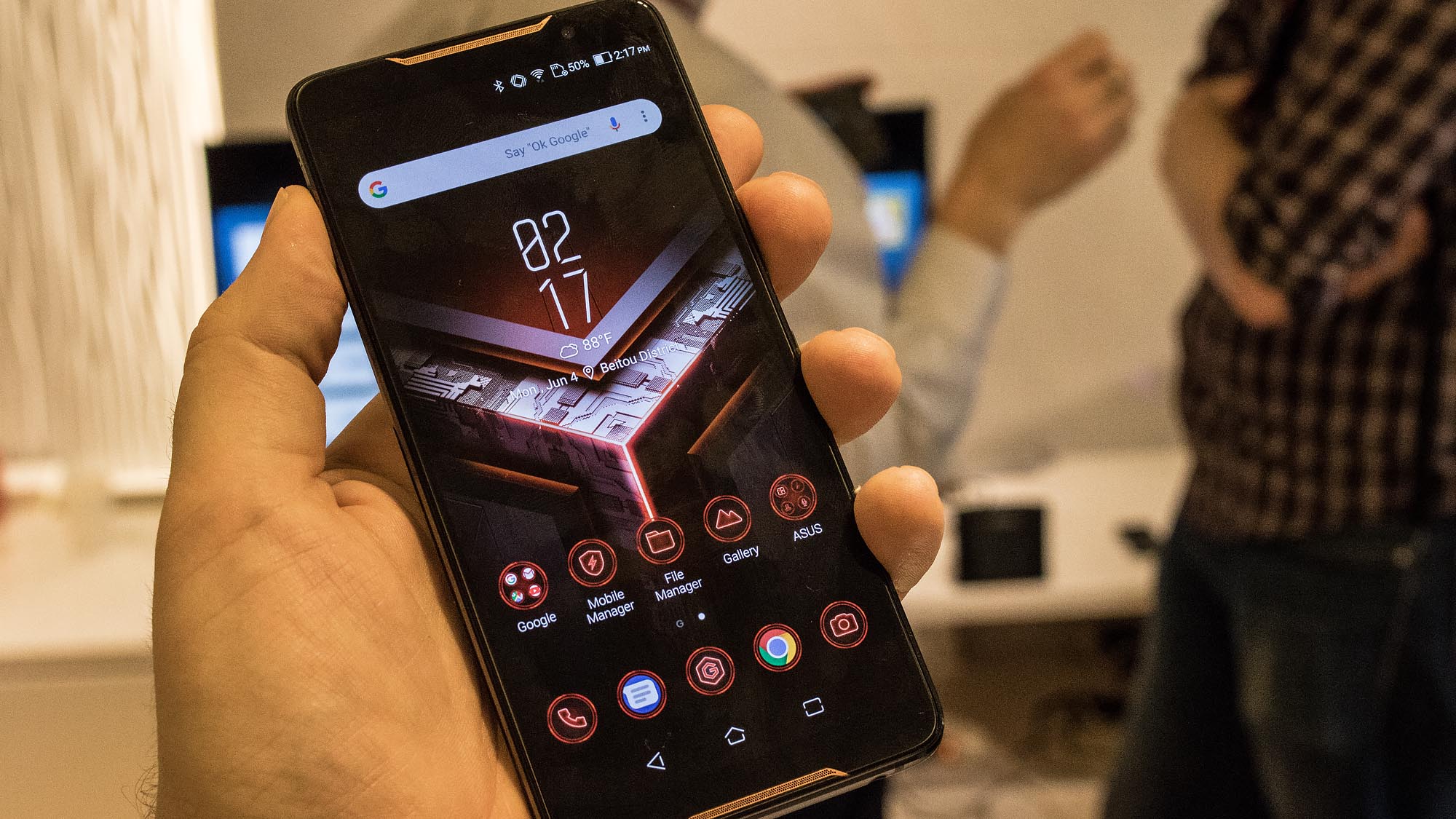 Обзор телефона Asus ROG: руки с самым быстрым в мире смартфоном