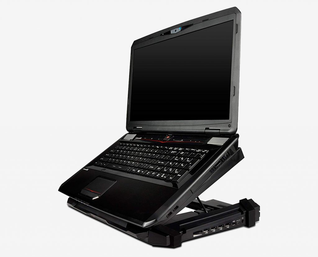 Охлаждающая подставка для игрового ноутбука CM Storm SF-17 с ноутбуком