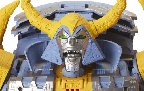 Посмотрите, как один из оригинальных дизайнеров Transformers собрал гигантскую игрушку Unicron.