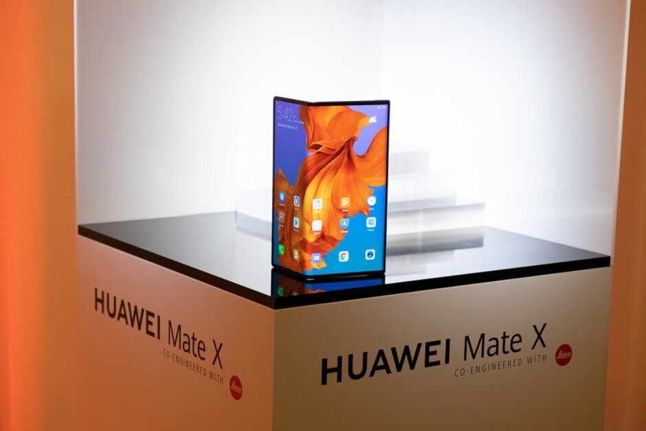 Huawei Mate X official images show the phone from all angles