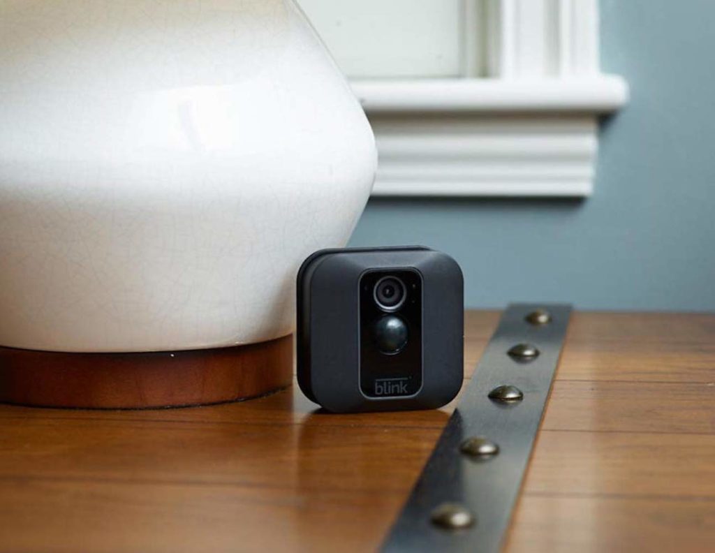 Наши любимые камеры видеонаблюдения высокой четкости для наблюдения за вашим домом - Blink XT2 01