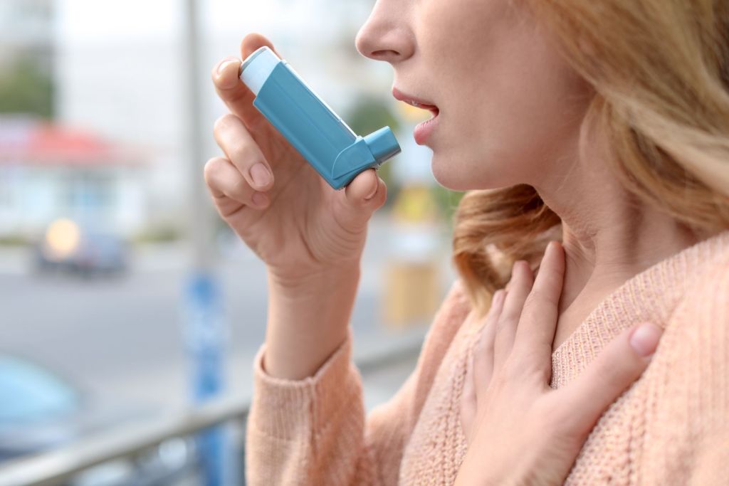 Если вы страдаете астмой, курение увеличивает риск заболевания