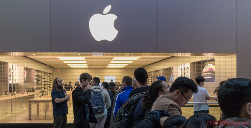 Apple will reportedly open larger Toronto retail store in October