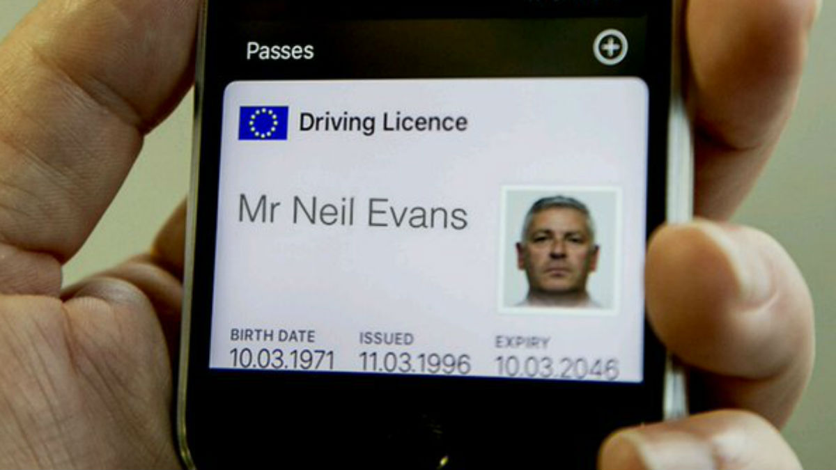 DVLA раскрывает планы получения водительских прав на смартфон