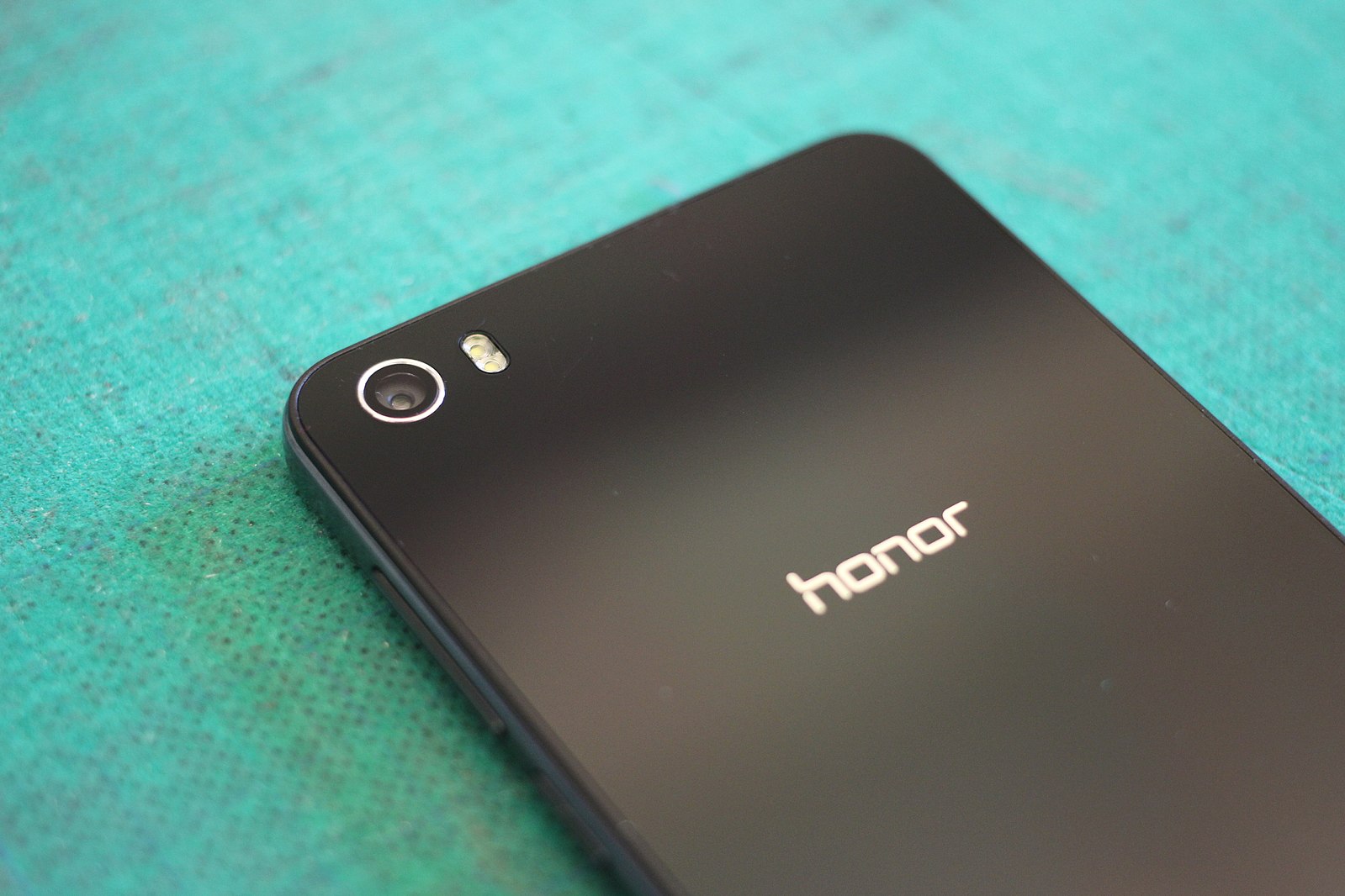 Honor выпустит свой первый телефон 5G во второй половине этого года