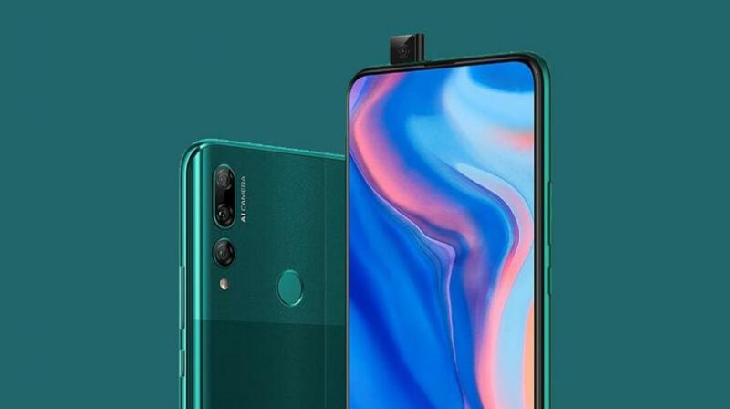The latest smartphone comes equipped with 6.59 inches Full View Vivid Display with no notch for an unmatched wide angle visual experience.