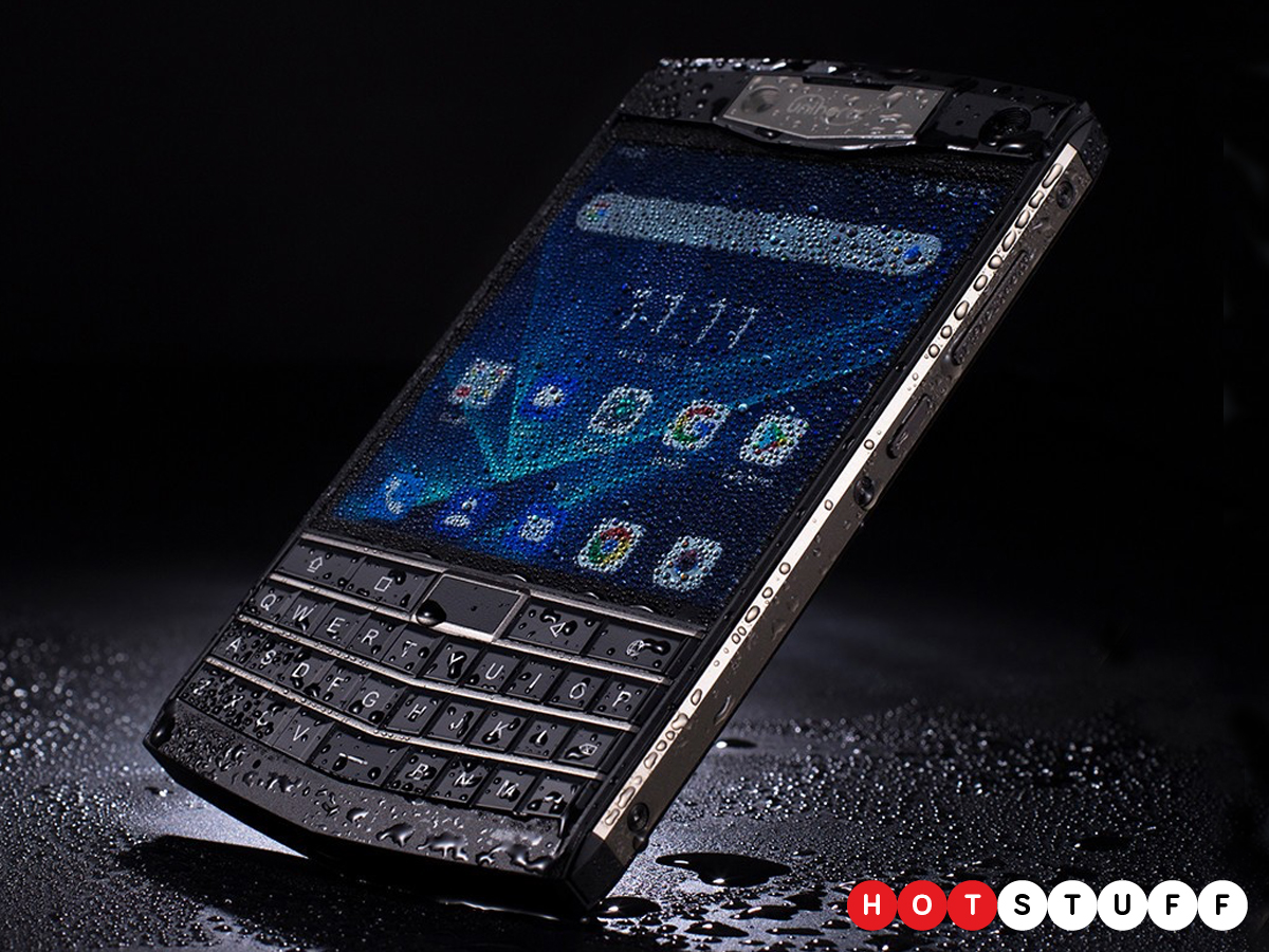 Unihertz Titan выглядит как влюбленный в Android-смартфон и BlackBerry Passport