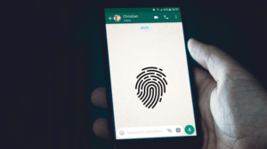 WhatsApp для Android получает функцию разблокировки отпечатков пальцев через несколько месяцев после того, как iOS получила ее