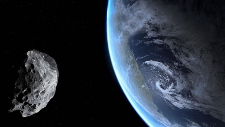 Астероид размером с Великую пирамиду Хеопса пройдет «у Земли» со скоростью 49 000 км / ч.