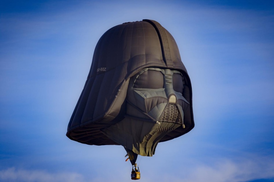 Воздушный шар Дарта Вейдера «вторгается» в воздух Англии