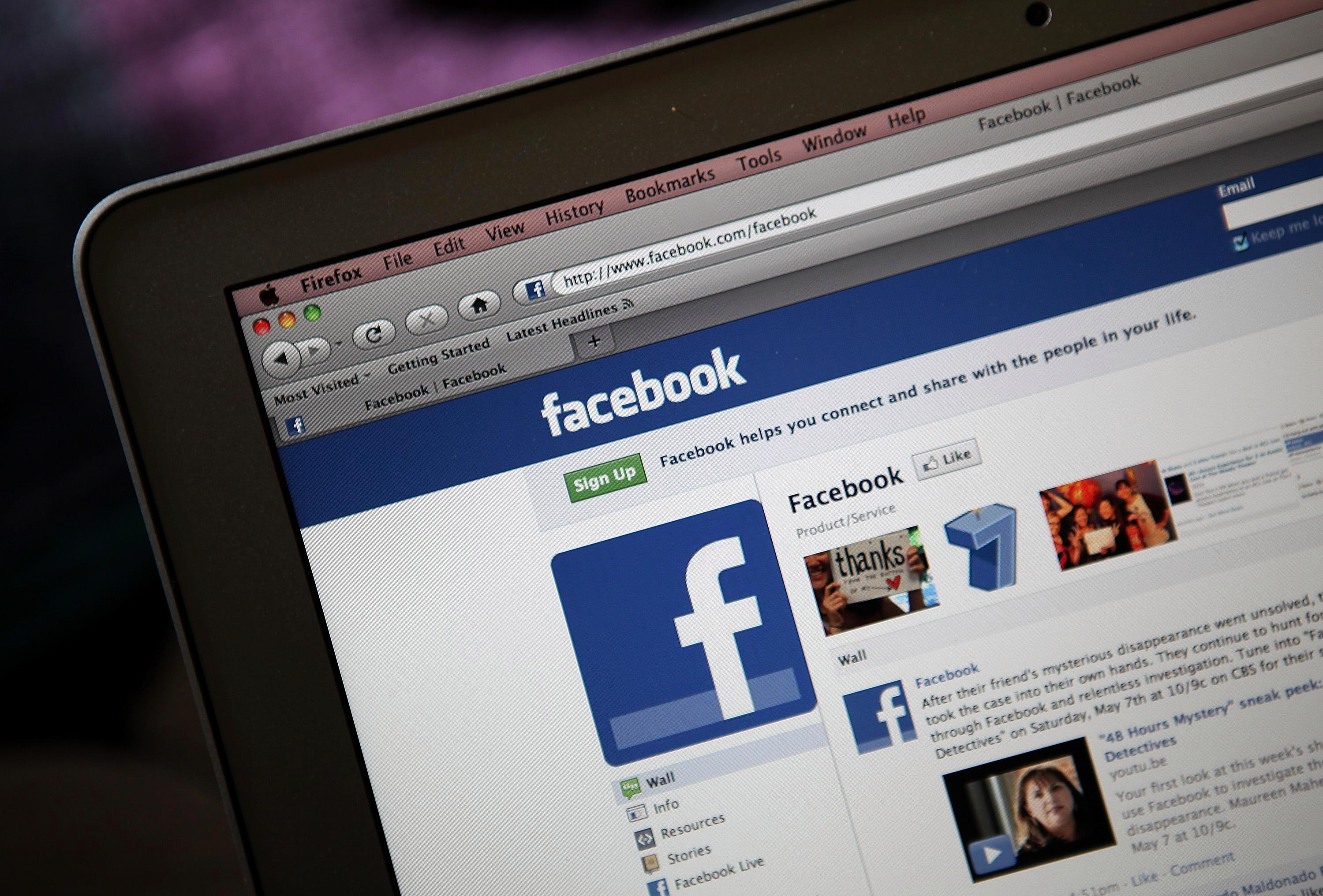   Скачивание вашего Facebook фотографии важны, если вы планируете удалить свой аккаунт